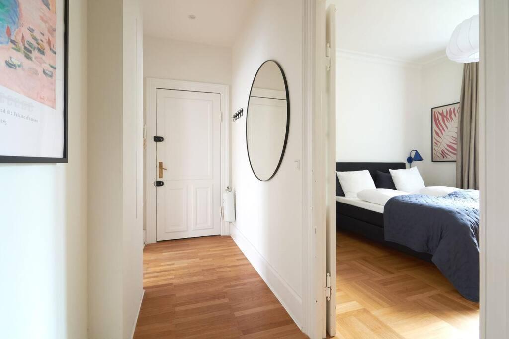 Spacious 3 Bedroom Manor Flat Next To Tivoli København Eksteriør billede