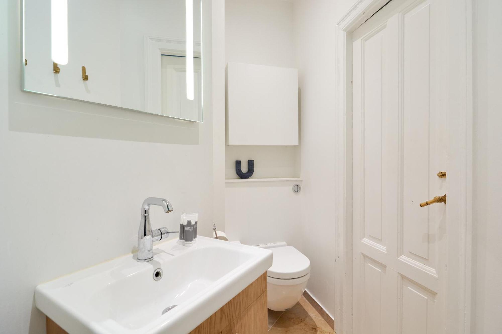 Spacious 3 Bedroom Manor Flat Next To Tivoli København Eksteriør billede